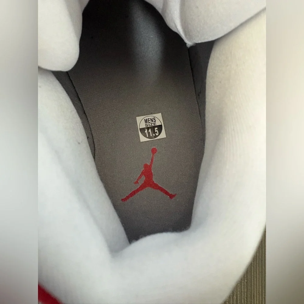 NIB AIR JORDAN 13 RETRO